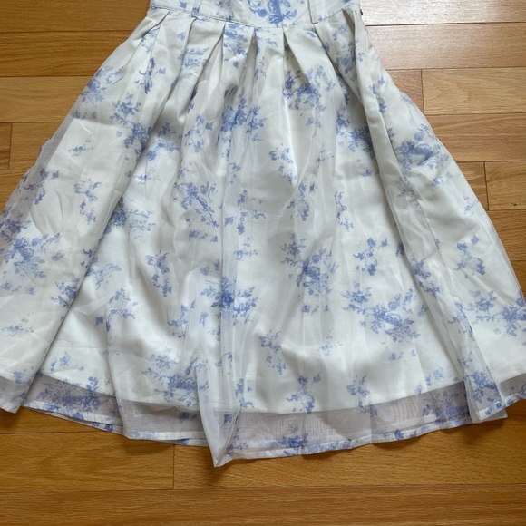 CHICWISH Pleated Midi Skirt-Blue/Ivory Floral/Toile Pattern-Medium - Picture 8 of 9